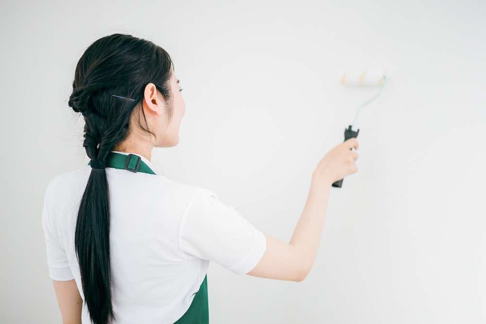 壁紙に汚れがついてしまったときの効果的な落とし方は?方法やアイテム・注意点を解説