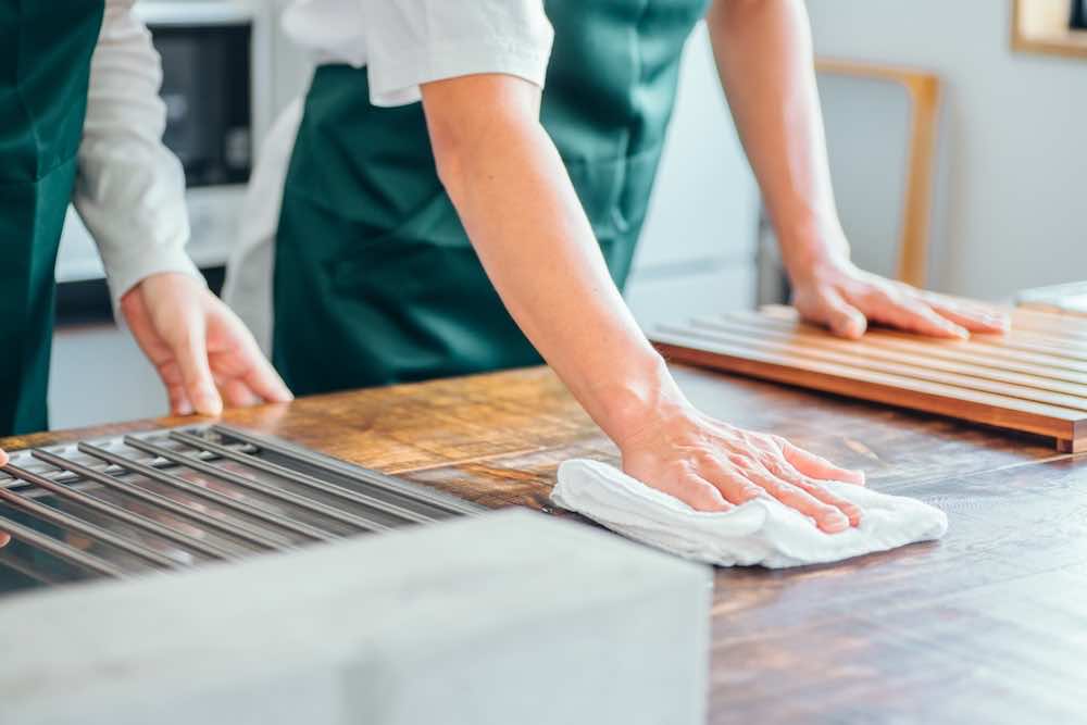 掃除の正しい順番は?効率的な掃除のコツ・便利グッズを解説