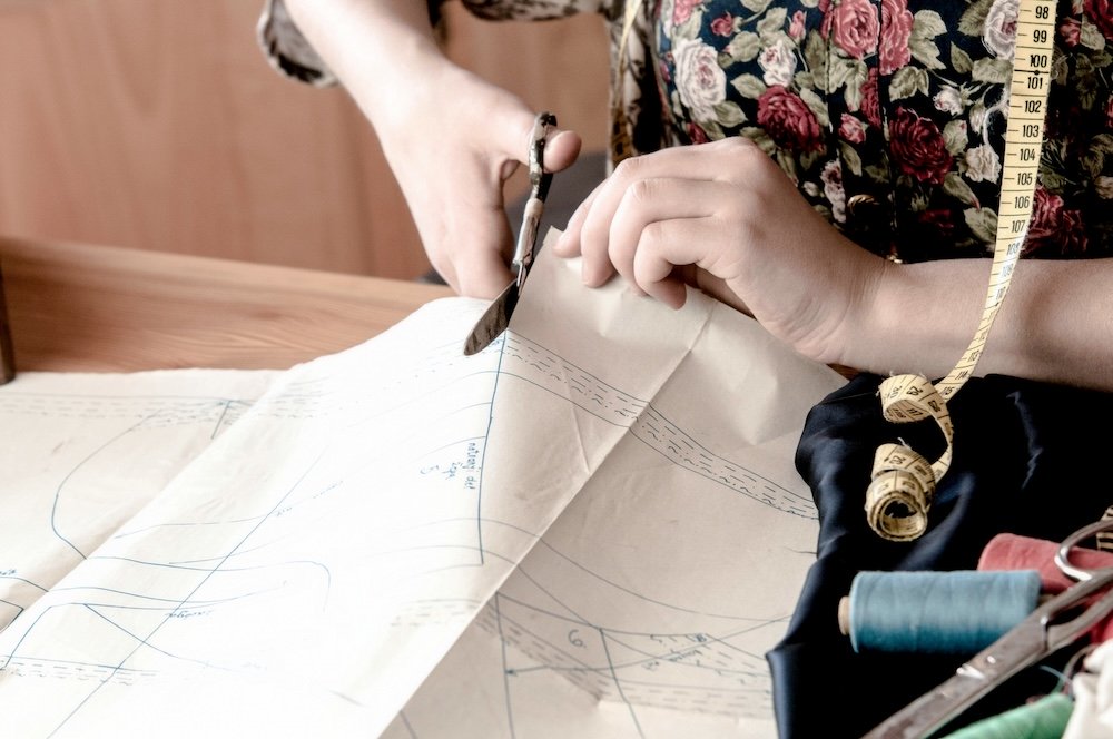 ハンドメイドを仕事にするには?仕事の種類や収入・稼げるジャンルとは