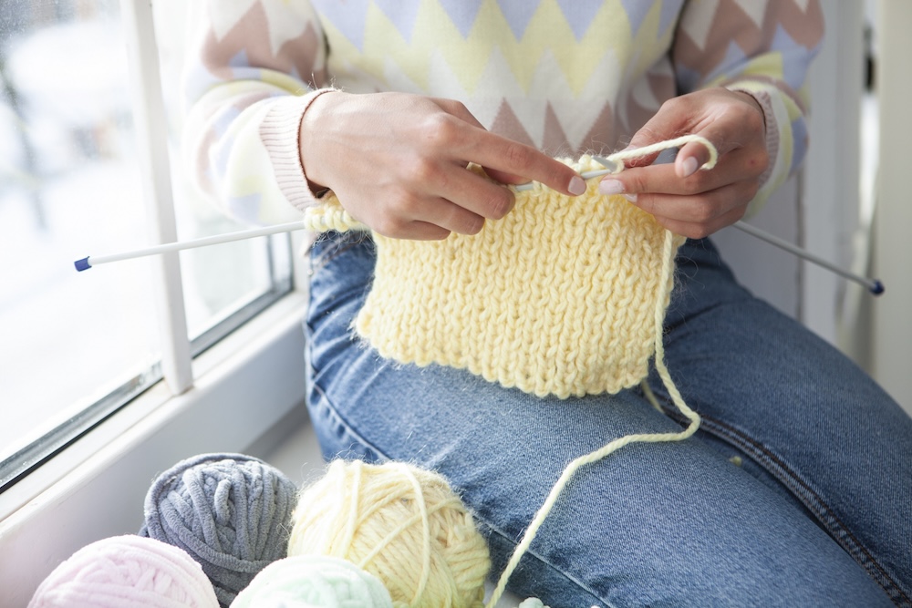編み物ボランティアとは?ボランティアニットの魅力や効果・注意点を解説